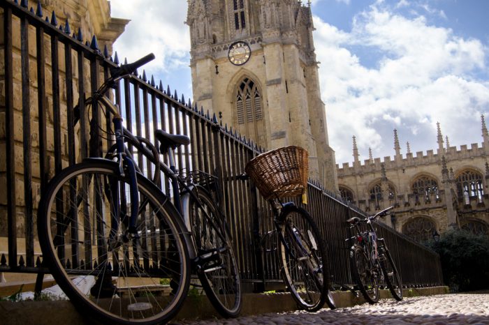 Reino Unido: Becas Para Pregrado en Diversos Temas Oxford University
